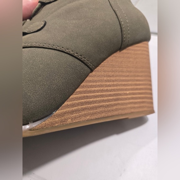 Nautica Womans Olive Green Wedge Bootie Sz 10 Lace Up Great Condition Faux Suede - Picture 4 of 9